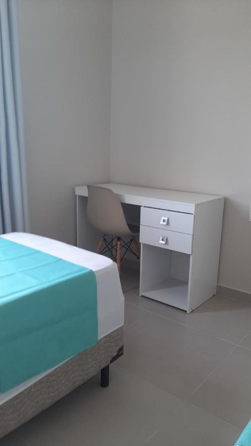 Apartamento encantador com estacionamento incluso em Tijucas Exterior foto