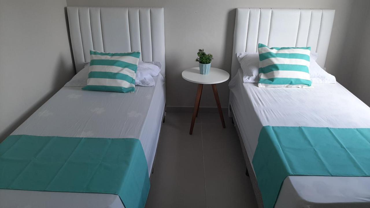 Apartamento encantador com estacionamento incluso em Tijucas Exterior foto